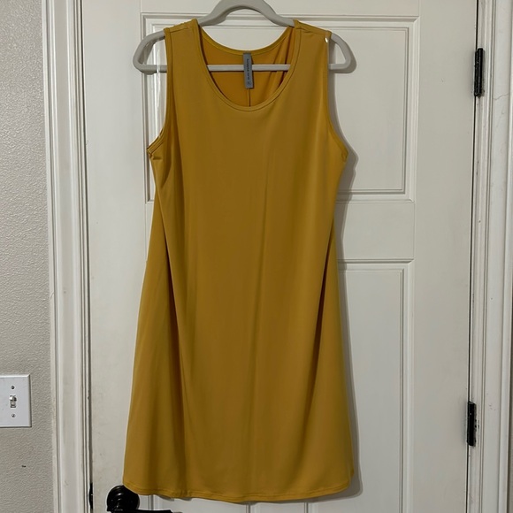 Honeyme Dresses & Skirts - Like new XL Honeyme tank dress with pockets.  Knee length/below knee length